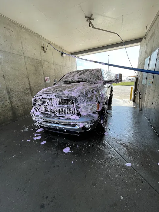 24 Hwy Car Wash Picture 3