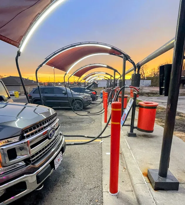 Glass House Car Wash Picture 1