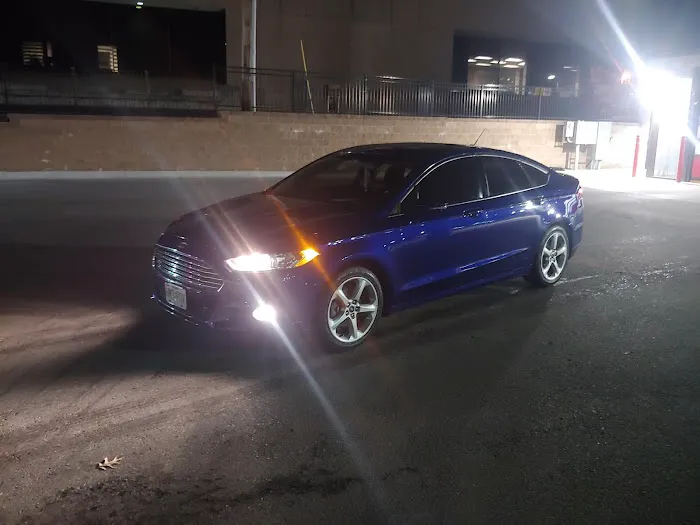 Glass House Car Wash Picture 7