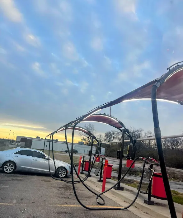 Glass House Car Wash Picture 6