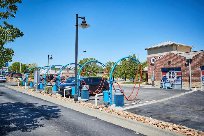 GO Car Wash Picture 1