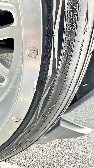 GO Car Wash Picture 8