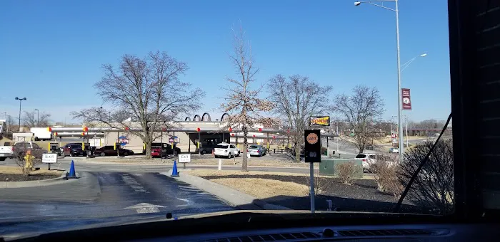 GO Car Wash Picture 7