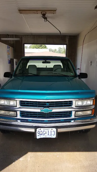 Classic Car Wash Picture 6