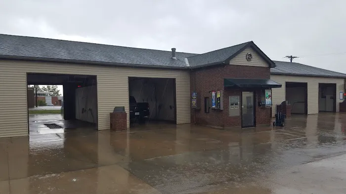 Classic Car Wash Picture 4
