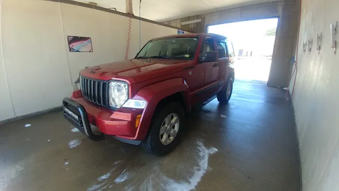 Classic Car Wash Picture 5