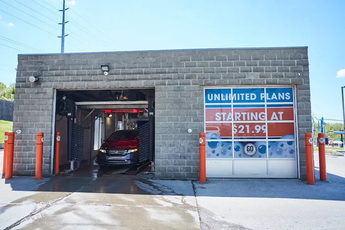 GO Car Wash Picture 4