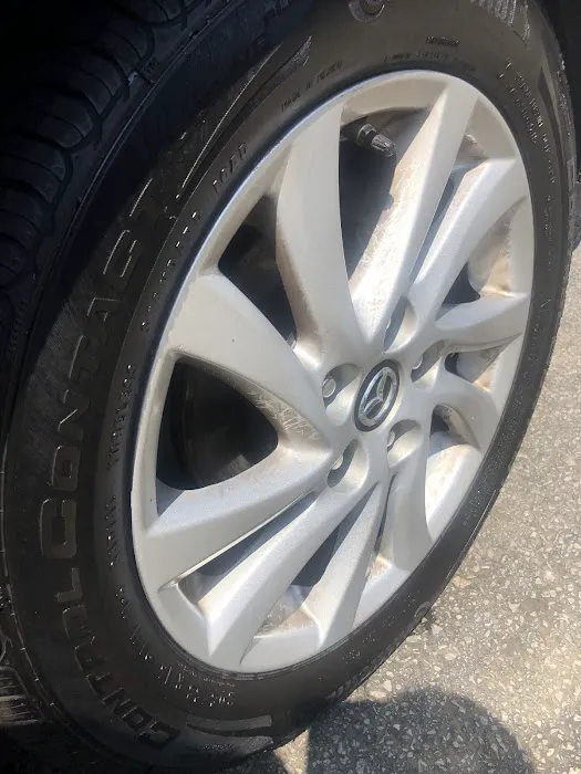 GO Car Wash Picture 10