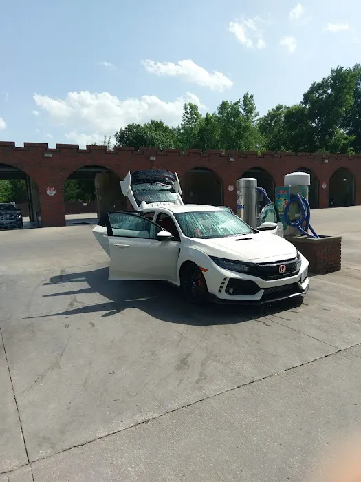 Dr Spotless Car Wash Picture 1