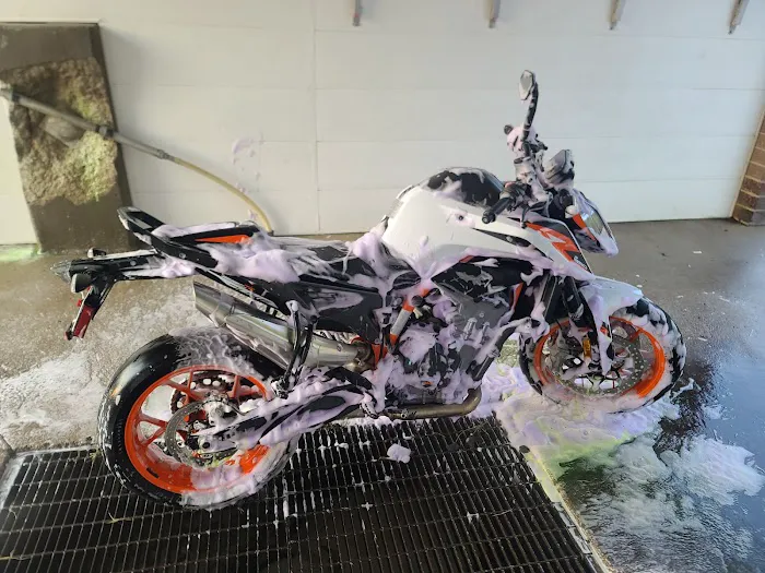 Xcel Car Wash Picture 1