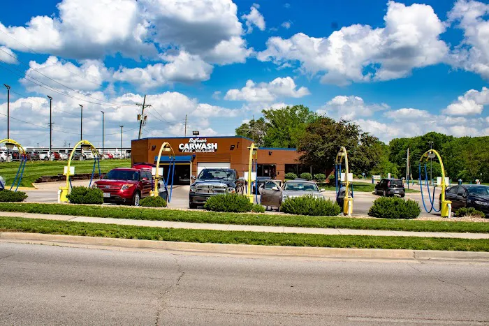 GO Car Wash Picture 1