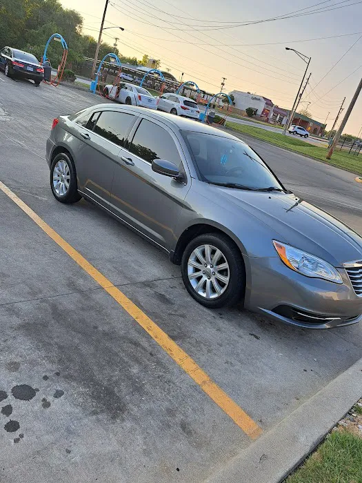 GO Car Wash Picture 9