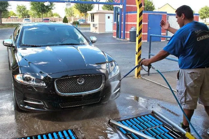 GO Car Wash Picture 10