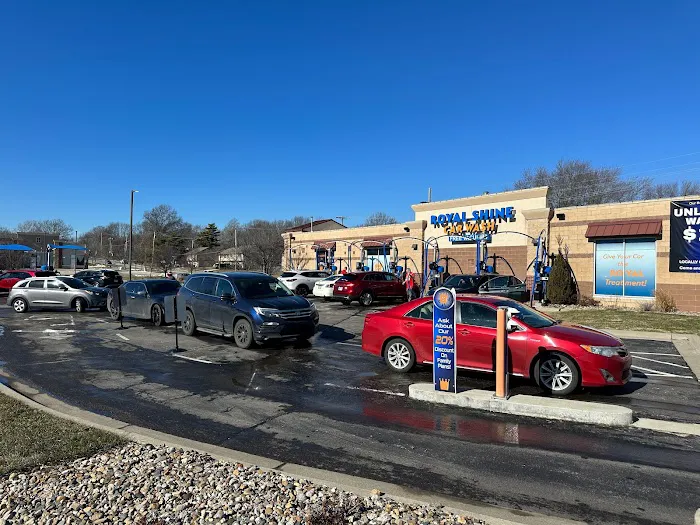 Royal Shine Car Wash Picture 3