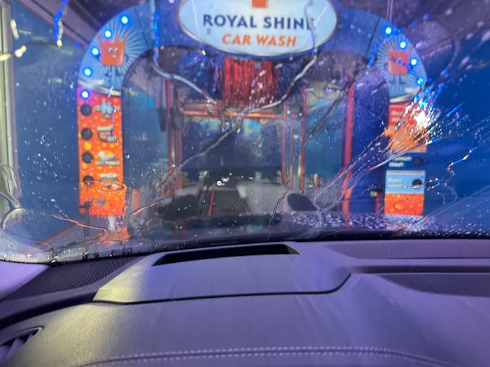 Royal Shine Car Wash Picture 2