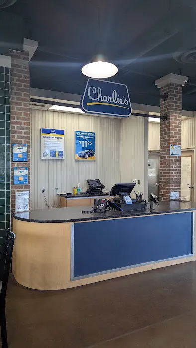 Charlie's Car Wash Picture 4