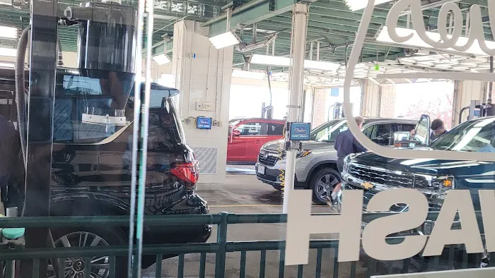 Charlie's Car Wash Picture 1