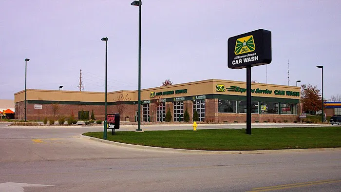 Charlie's Car Wash Picture 6