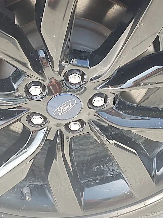 Charlie's Car Wash Picture 9