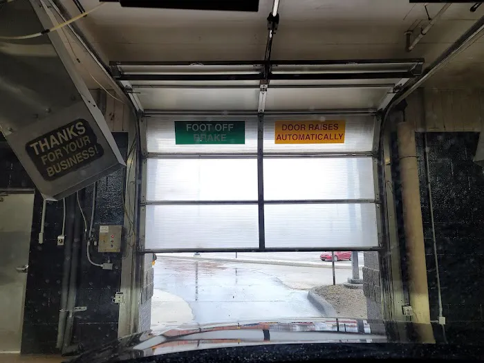 Charlie's Car Wash Picture 7