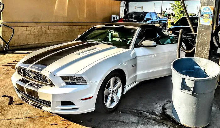 Tidal Wave Auto Spa | Car Wash Picture 10