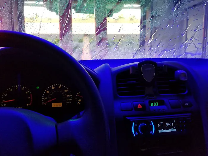 Castle Car Wash Picture 6