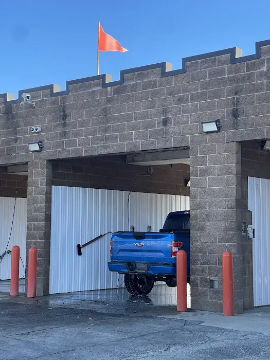 Castle Car Wash Picture 9