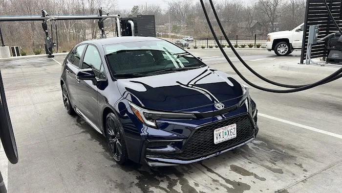 Club Car Wash Picture 6