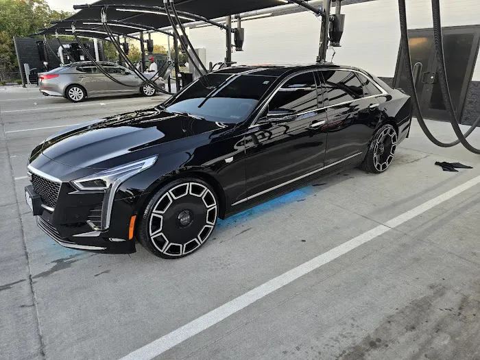 Club Car Wash Picture 5