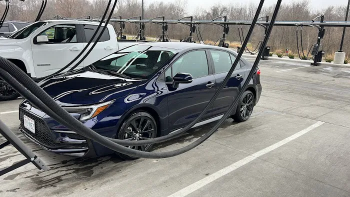 Club Car Wash Picture 7