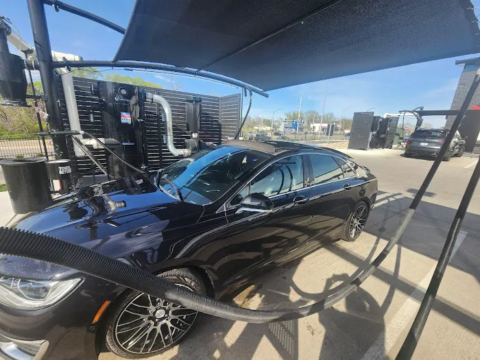 Club Car Wash Picture 10