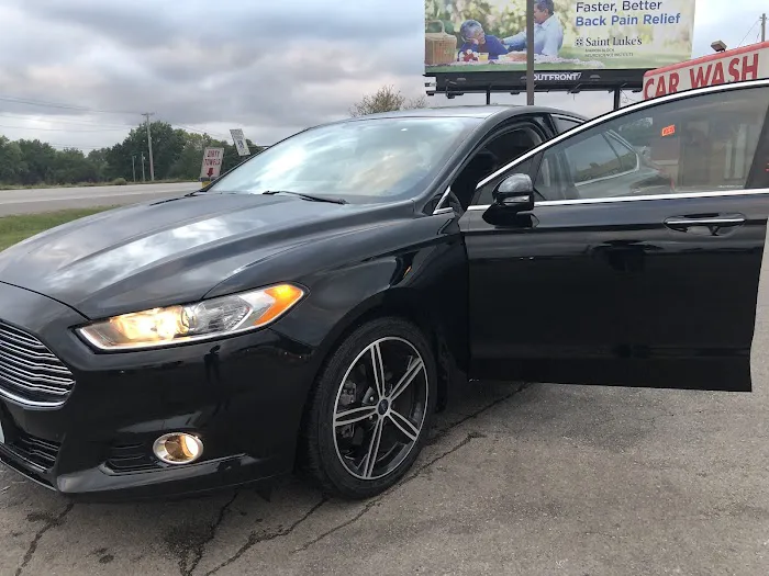 Squeaky Clean Car Wash Picture 1