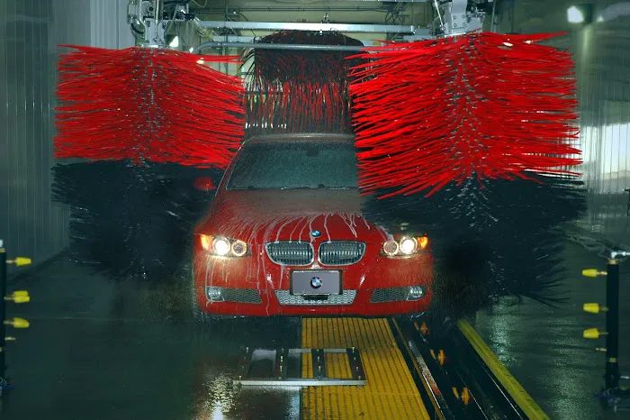 Tunnel Works Express Carwash Picture 4