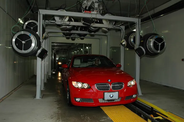 Tunnel Works Express Carwash Picture 6