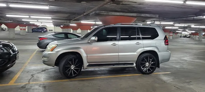 Tunnel Works Express Carwash Picture 10