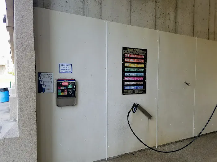 Get Clean Car Wash Picture 8