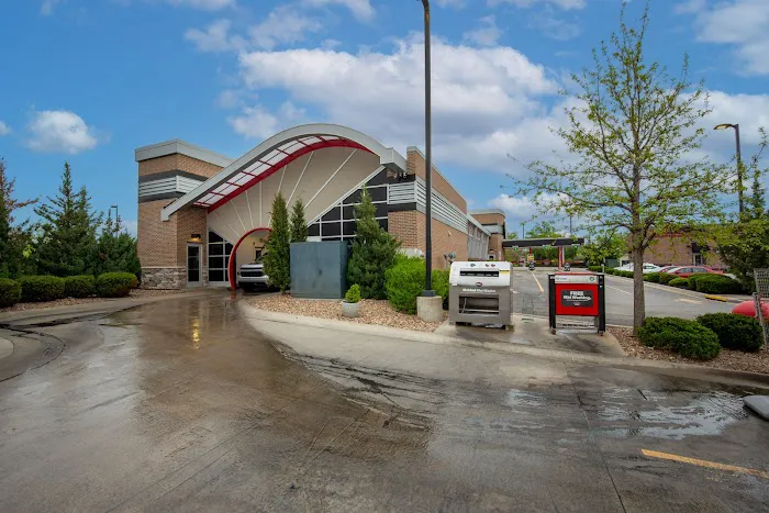 Tommy's Express® Car Wash Picture 2