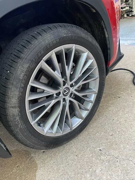 Tommy's Express® Car Wash Picture 4