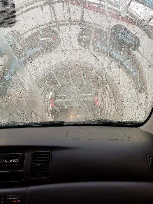 Tommy's Express® Car Wash Picture 8