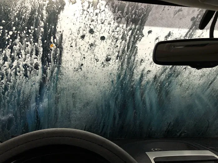 GO Car Wash Picture 4