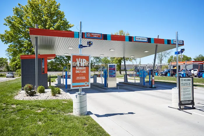 GO Car Wash Picture 9