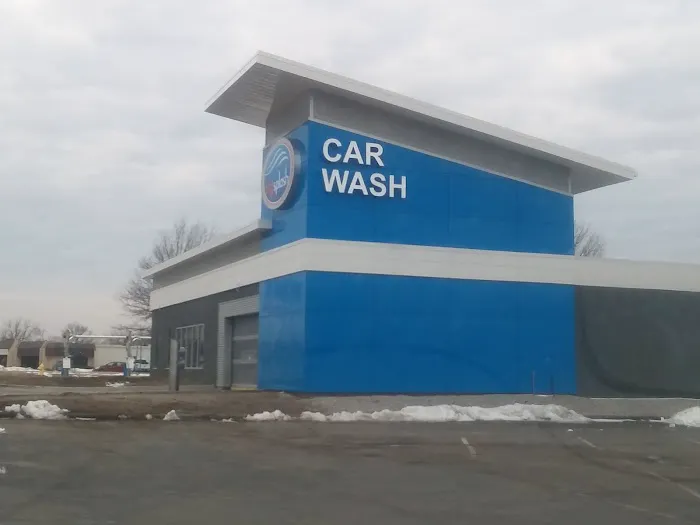 GO Car Wash Picture 10