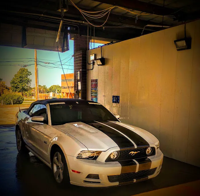 Lenexa Car Wash Picture 6