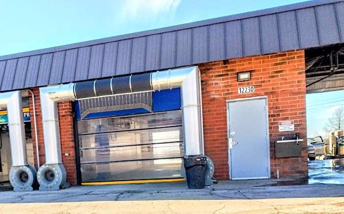 Lenexa Car Wash Picture 4