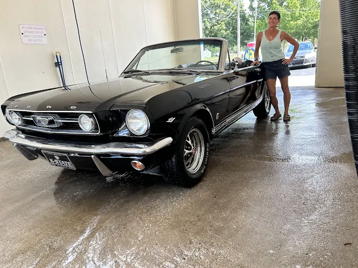 Lenexa Classic Car Wash Picture 9