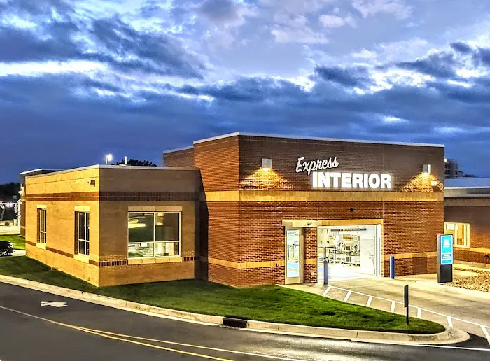 Charlie's Car Wash Picture 4