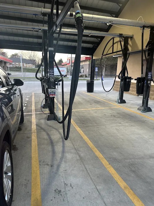 Tidal Wave Auto Spa | Car Wash Picture 8