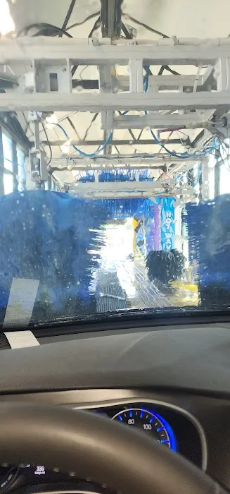 Tidal Wave Auto Spa | Car Wash Picture 9