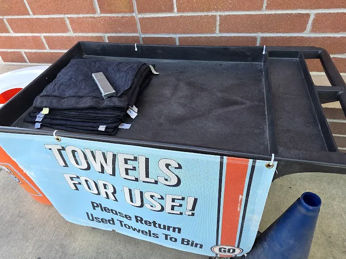 GO Car Wash Picture 8