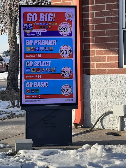 GO Car Wash Picture 5